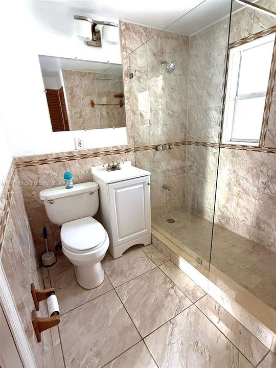 For Rent: $1,650 (1 beds, 1 baths, 589 Square Feet)