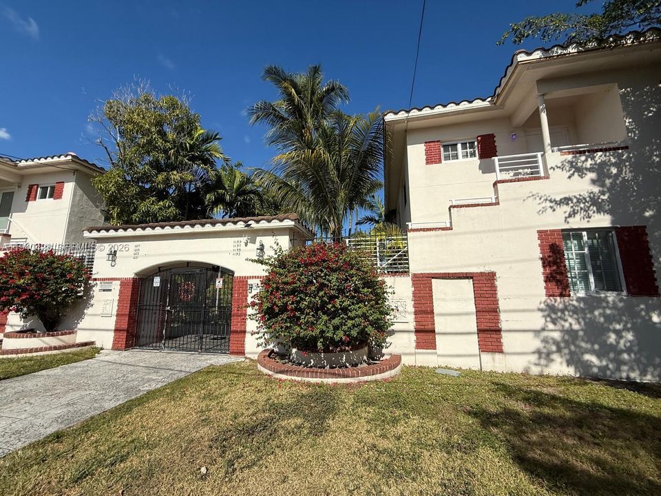 For Rent: $1,650 (1 beds, 1 baths, 589 Square Feet)