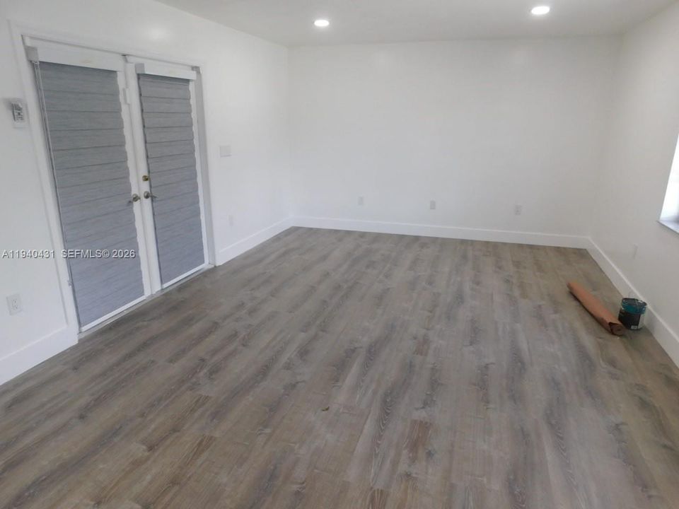 En Renta: $1,500 (0 camas, 1 baños, 2583 Pies cuadrados)