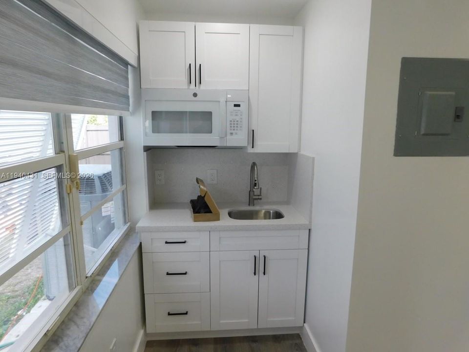 En Renta: $1,500 (0 camas, 1 baños, 2583 Pies cuadrados)