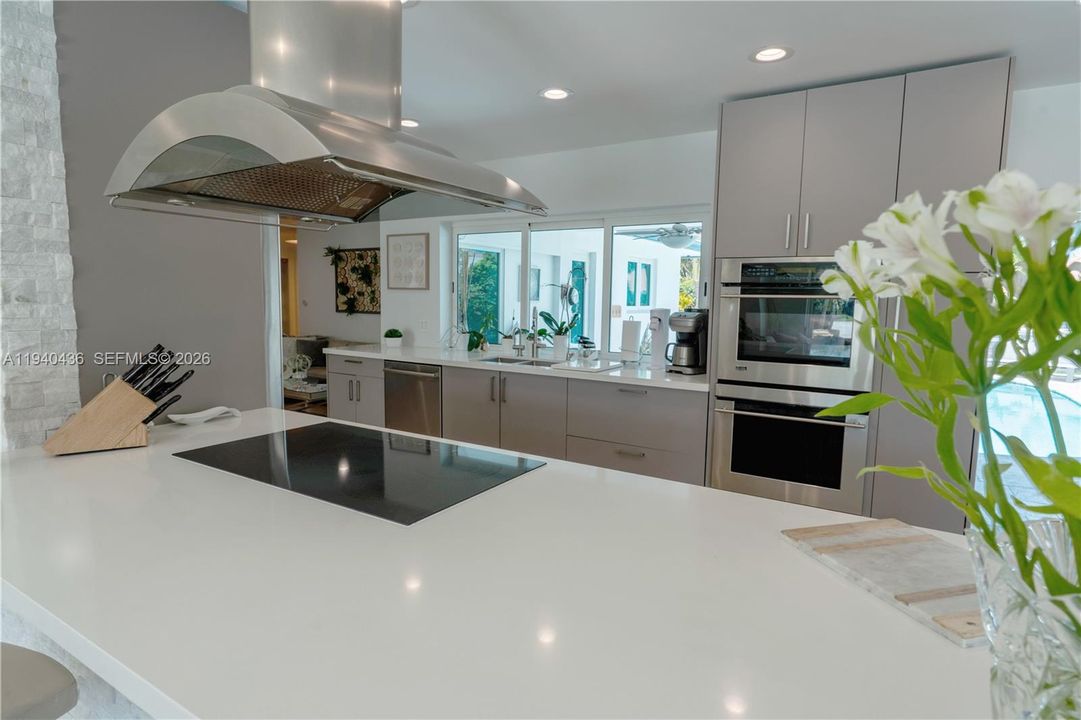 待售: $1,890,000 (4 贝兹, 2 浴室, 2250 平方英尺)