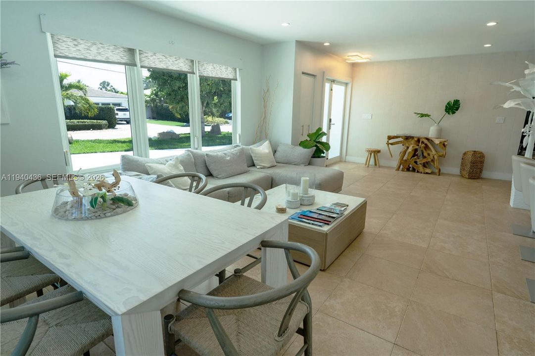 待售: $1,890,000 (4 贝兹, 2 浴室, 2250 平方英尺)