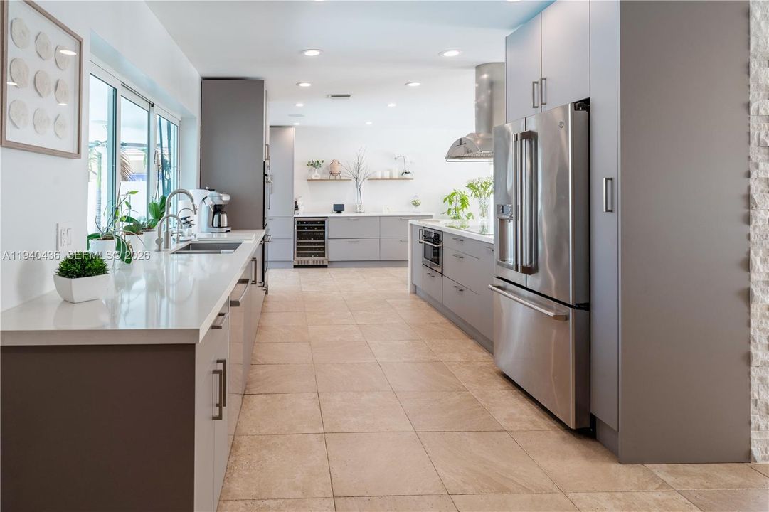 待售: $1,890,000 (4 贝兹, 2 浴室, 2250 平方英尺)