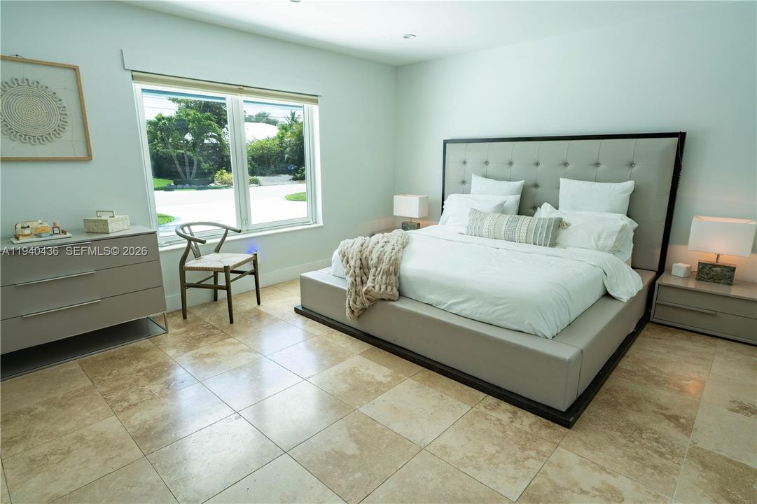 待售: $1,890,000 (4 贝兹, 2 浴室, 2250 平方英尺)