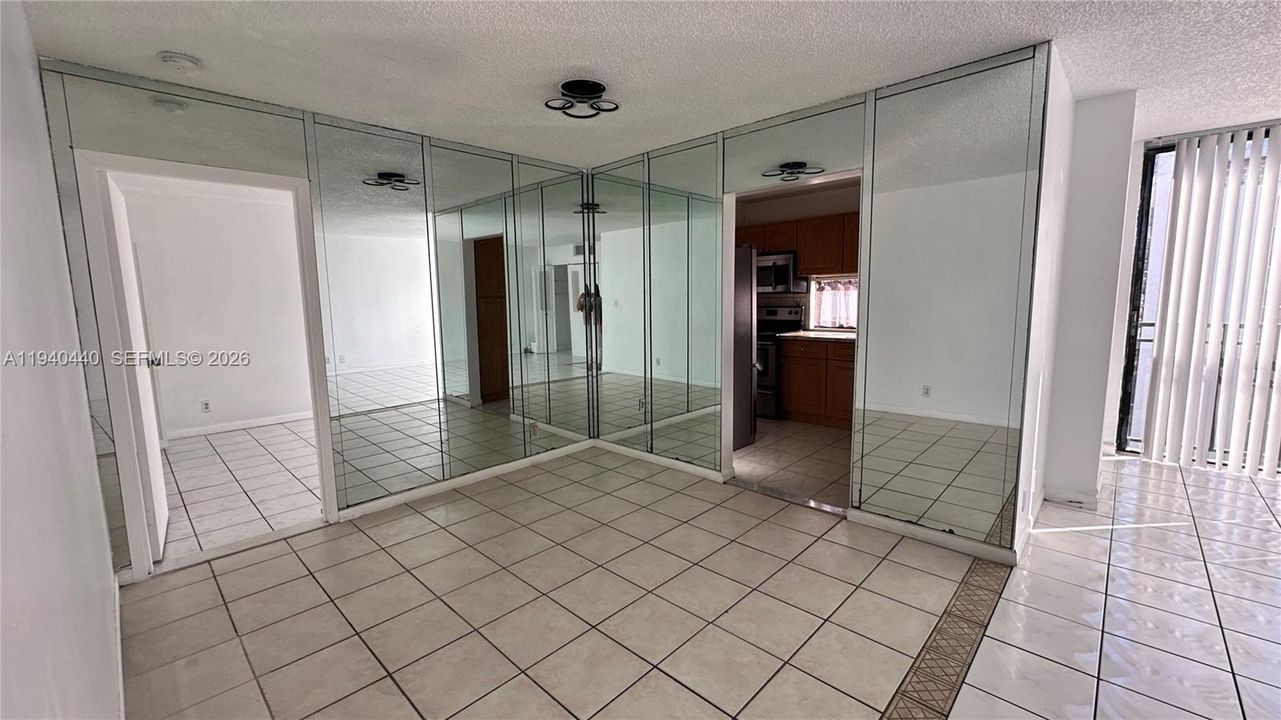 For Rent: $1,850 (1 beds, 1 baths, 767 Square Feet)