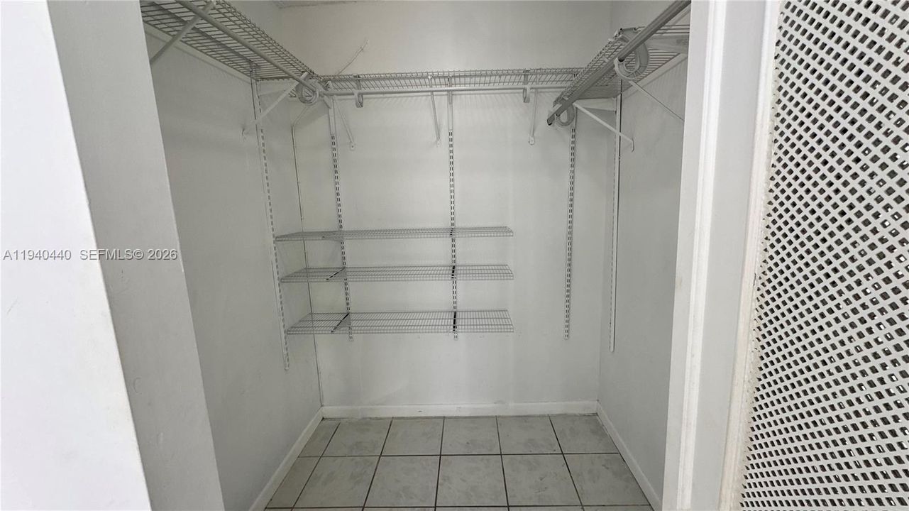 For Rent: $1,850 (1 beds, 1 baths, 767 Square Feet)