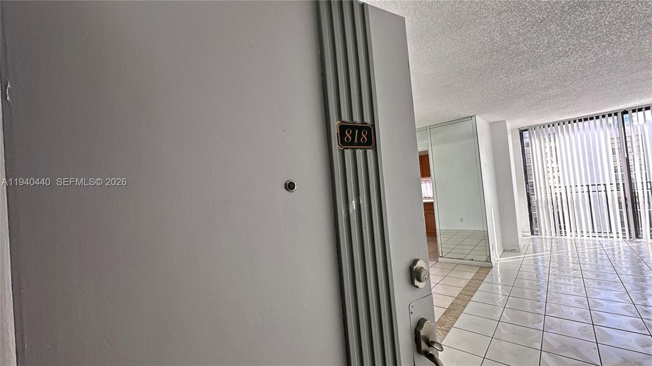 For Rent: $1,850 (1 beds, 1 baths, 767 Square Feet)