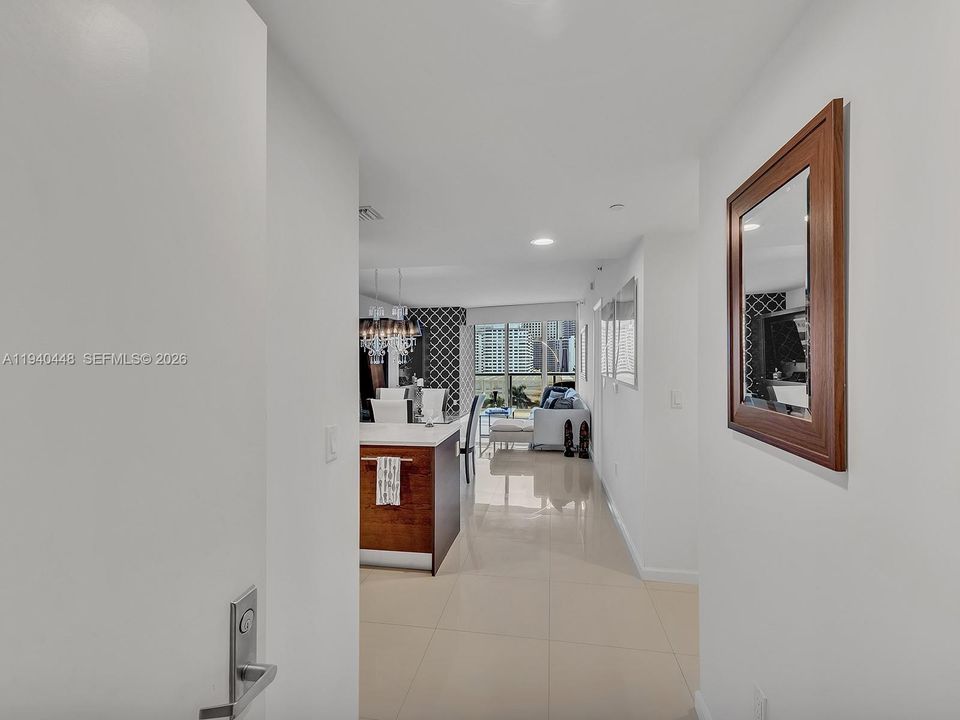 En Venta: $679,500 (1 camas, 1 baños, 984 Pies cuadrados)
