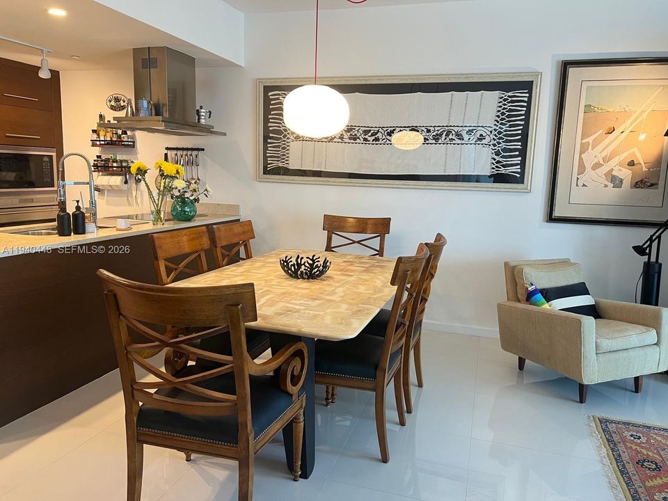 En Venta: $679,500 (1 camas, 1 baños, 984 Pies cuadrados)