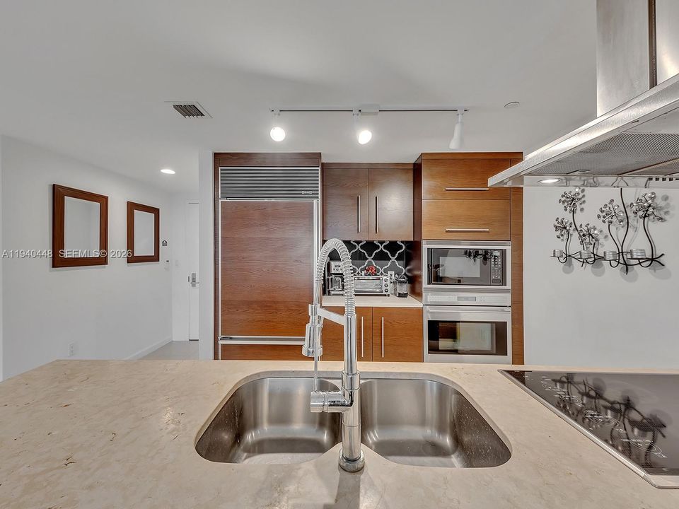 En Venta: $679,500 (1 camas, 1 baños, 984 Pies cuadrados)