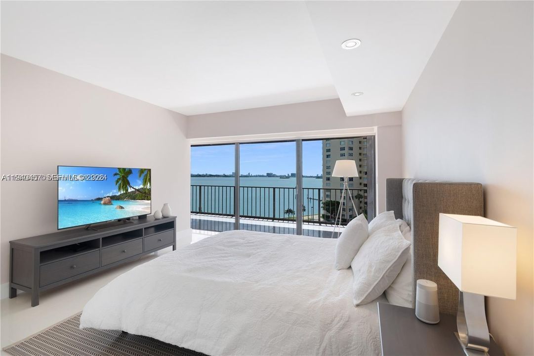 На продажу: $289,000 (2 спален, 2 ванн, 1460 Квадратных фут)