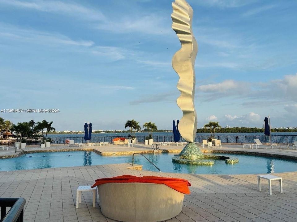 На продажу: $289,000 (2 спален, 2 ванн, 1460 Квадратных фут)