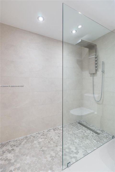 На продажу: $289,000 (2 спален, 2 ванн, 1460 Квадратных фут)