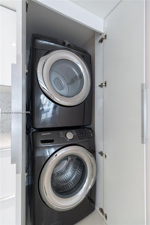 На продажу: $289,000 (2 спален, 2 ванн, 1460 Квадратных фут)