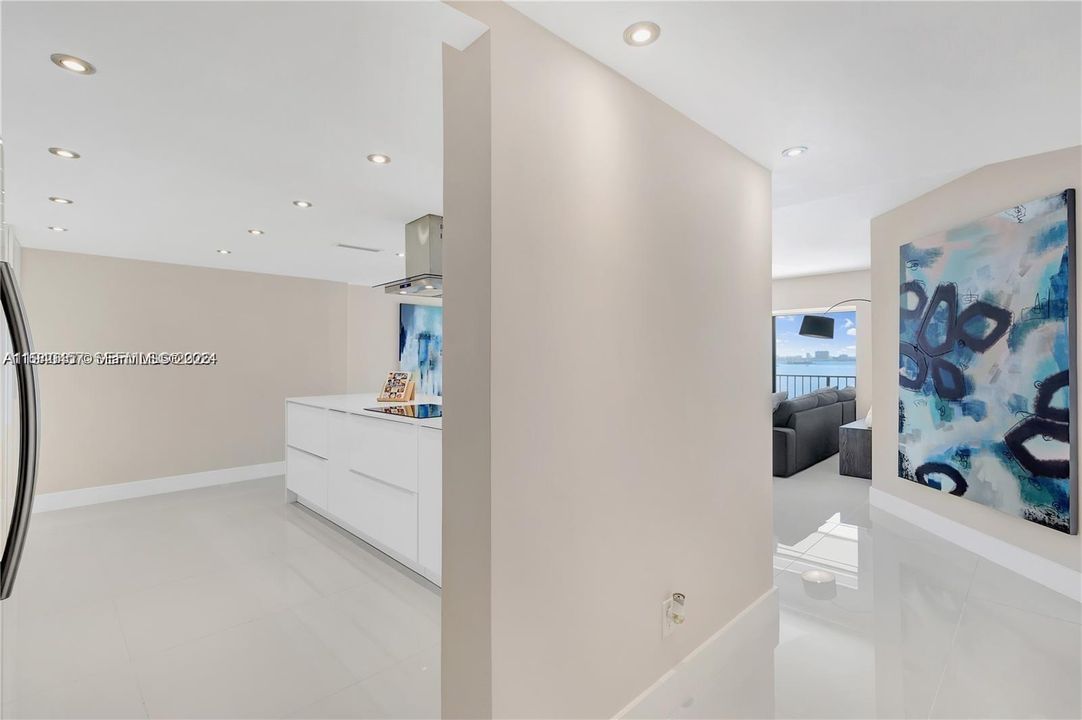 На продажу: $289,000 (2 спален, 2 ванн, 1460 Квадратных фут)