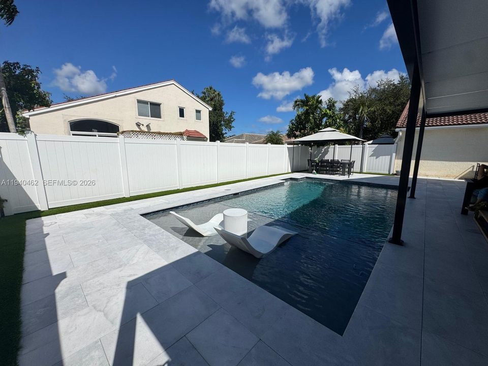 В аренду: $7,500 (4 спален, 3 ванн, 2015 Квадратных фут)