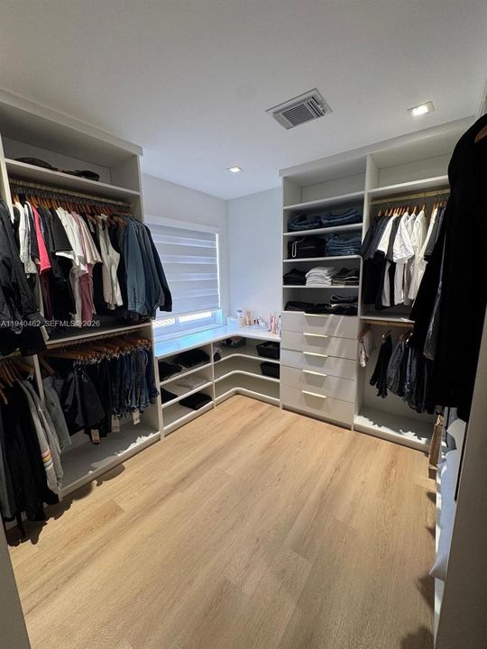 В аренду: $7,500 (4 спален, 3 ванн, 2015 Квадратных фут)