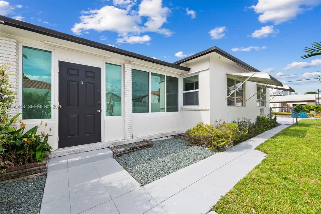 出租: $2,900 (2 贝兹, 2 浴室, 1080 平方英尺)