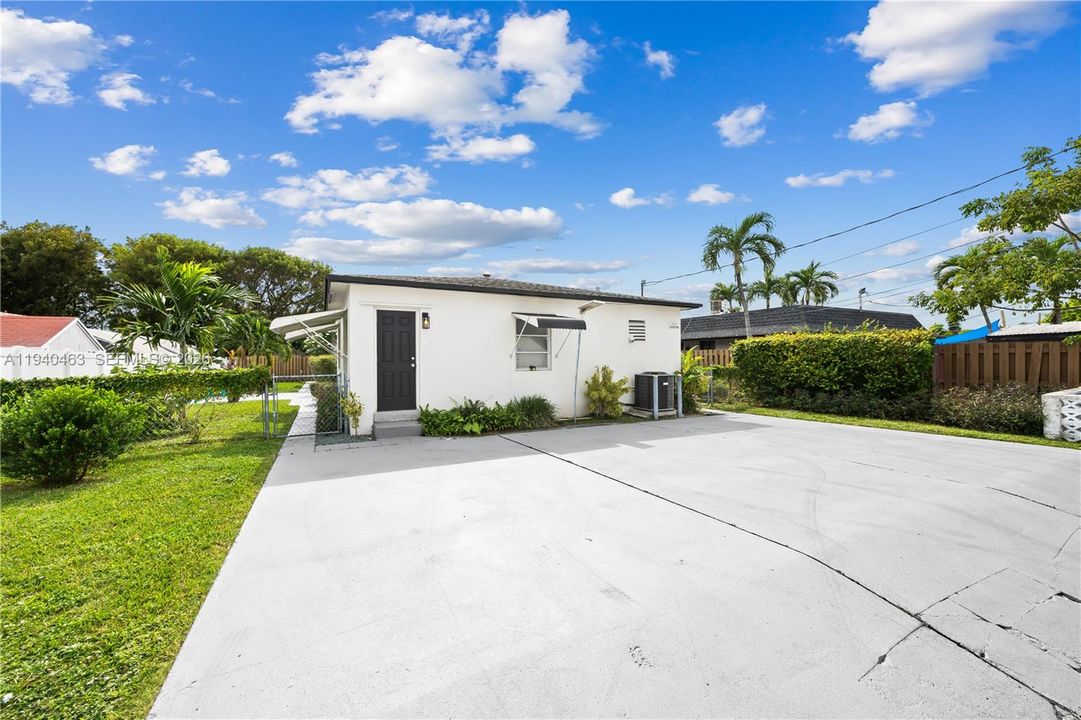 出租: $2,900 (2 贝兹, 2 浴室, 1080 平方英尺)