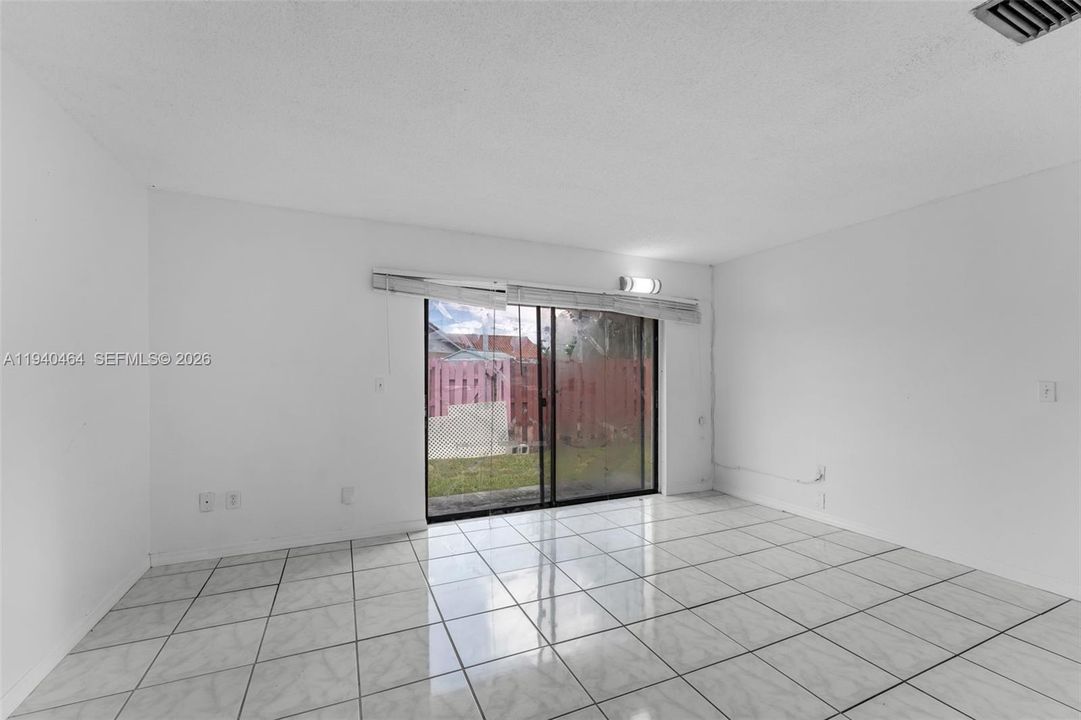 En Venta: $571,300 (3 camas, 2 baños, 1667 Pies cuadrados)