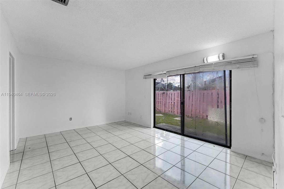 En Venta: $571,300 (3 camas, 2 baños, 1667 Pies cuadrados)