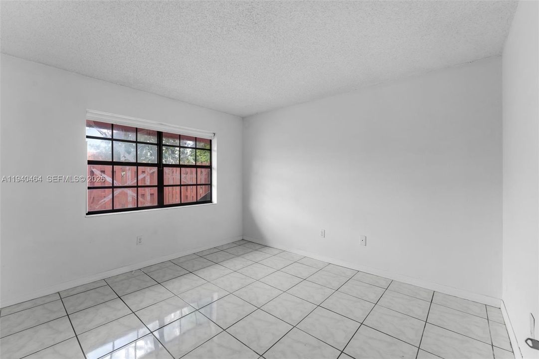 En Venta: $571,300 (3 camas, 2 baños, 1667 Pies cuadrados)