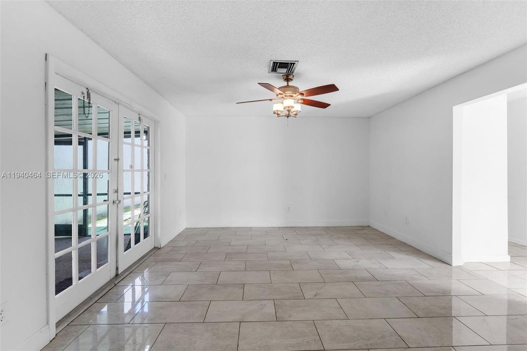 En Venta: $571,300 (3 camas, 2 baños, 1667 Pies cuadrados)