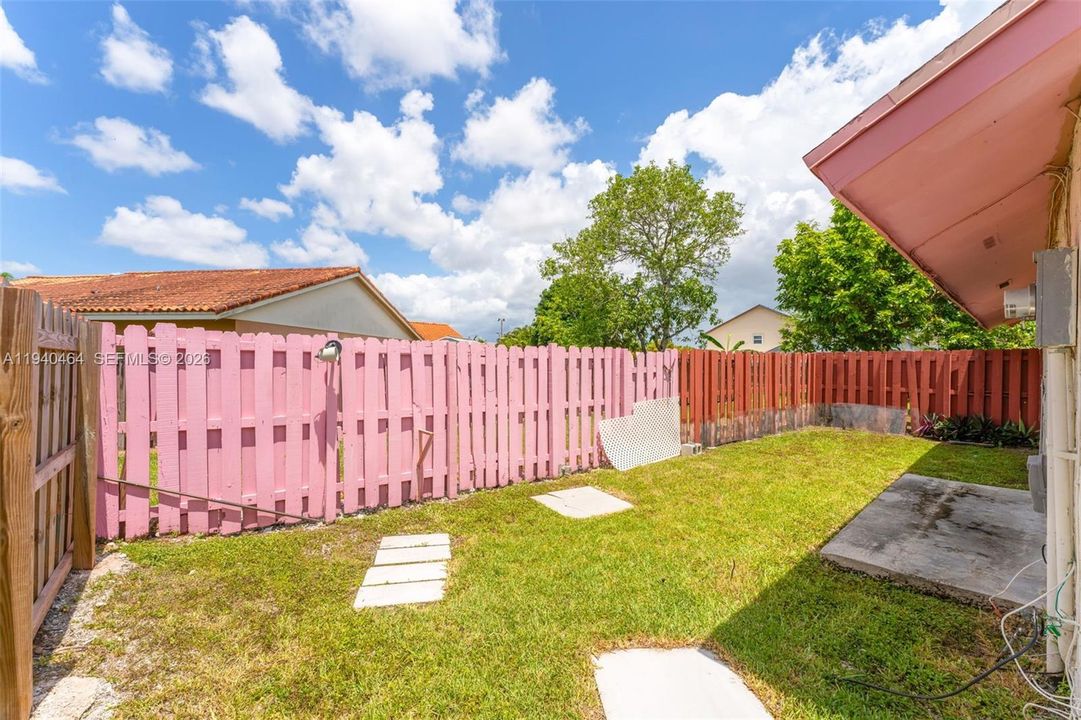 En Venta: $571,300 (3 camas, 2 baños, 1667 Pies cuadrados)