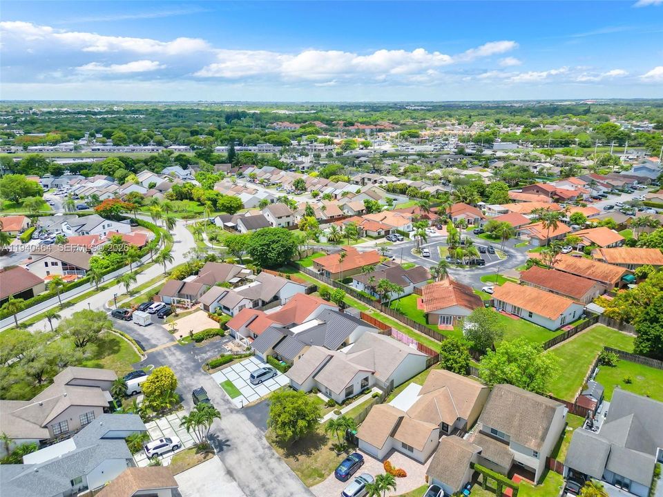 En Venta: $571,300 (3 camas, 2 baños, 1667 Pies cuadrados)