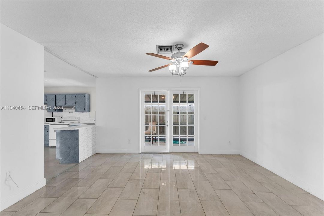 En Venta: $571,300 (3 camas, 2 baños, 1667 Pies cuadrados)