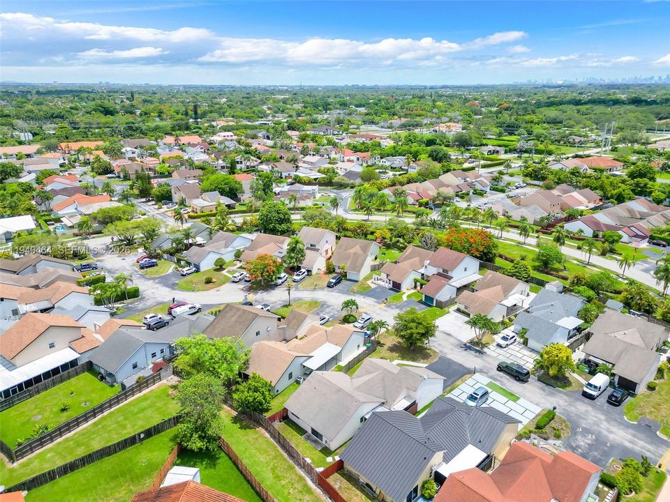 En Venta: $571,300 (3 camas, 2 baños, 1667 Pies cuadrados)