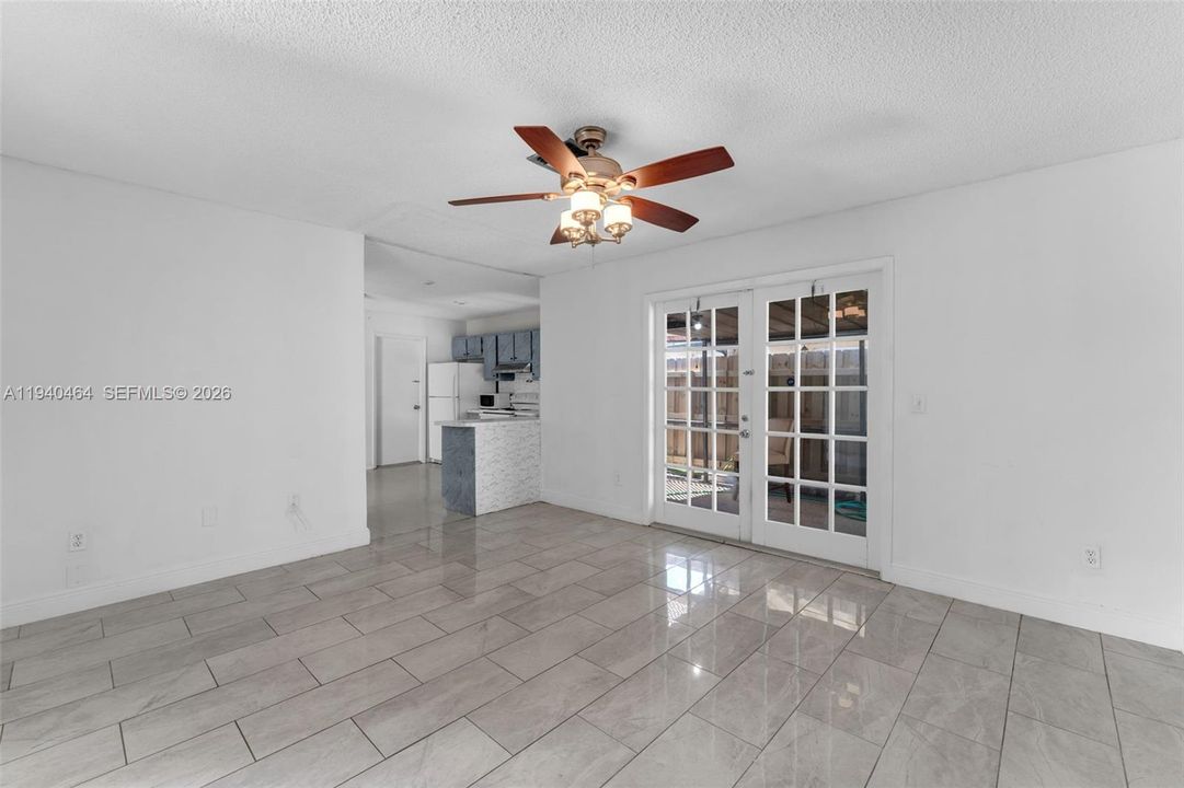 En Venta: $571,300 (3 camas, 2 baños, 1667 Pies cuadrados)