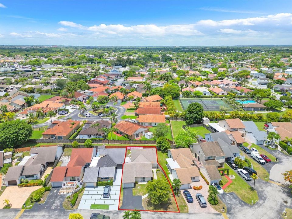 En Venta: $571,300 (3 camas, 2 baños, 1667 Pies cuadrados)