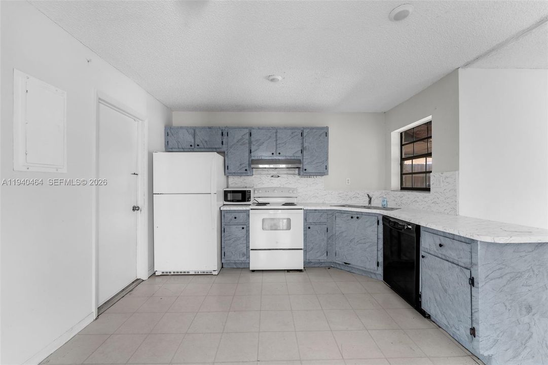 En Venta: $571,300 (3 camas, 2 baños, 1667 Pies cuadrados)