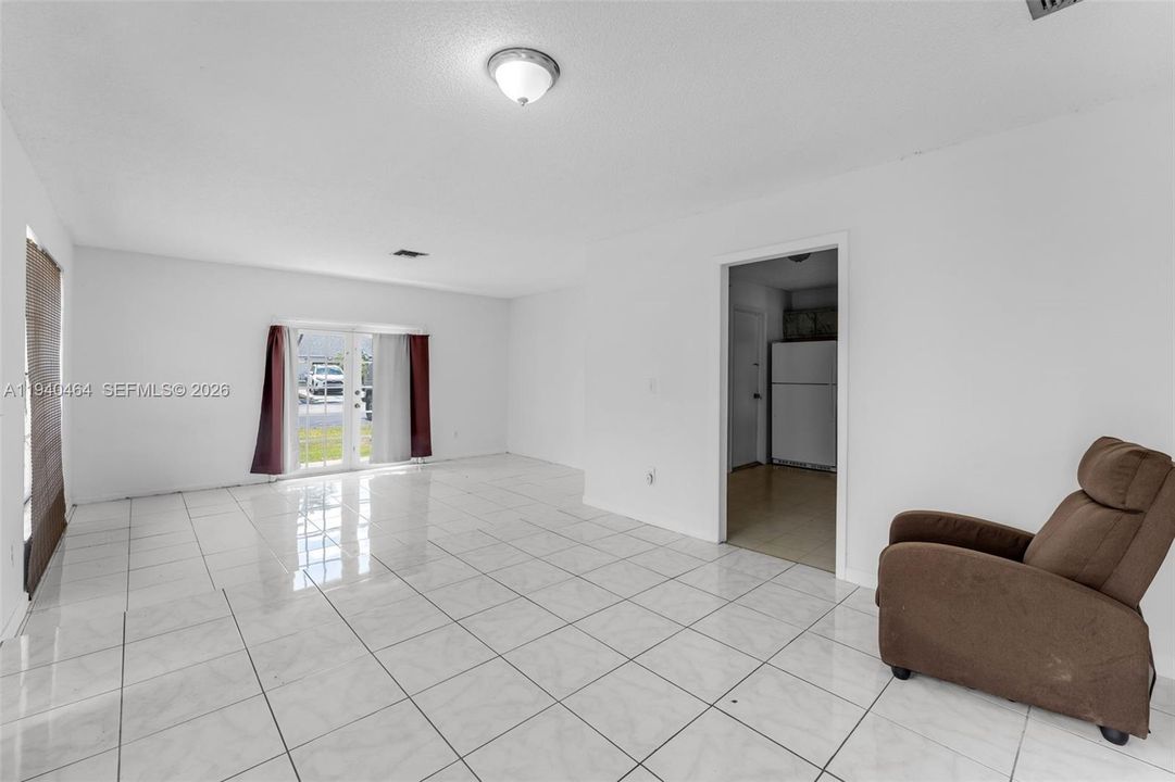 En Venta: $571,300 (3 camas, 2 baños, 1667 Pies cuadrados)