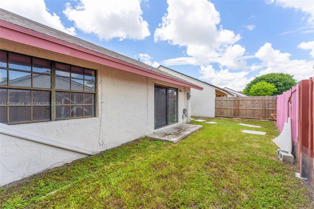 En Venta: $571,300 (3 camas, 2 baños, 1667 Pies cuadrados)