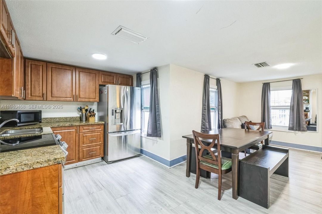 En Venta: $375,000 (2 camas, 1 baños, 837 Pies cuadrados)