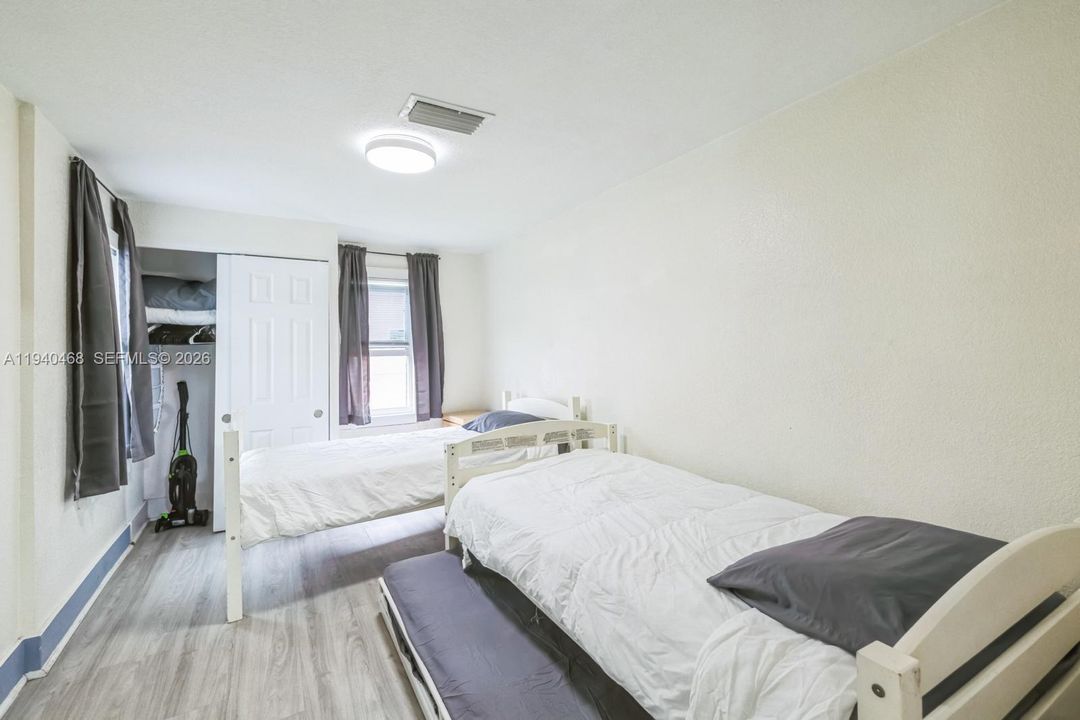 En Venta: $375,000 (2 camas, 1 baños, 837 Pies cuadrados)