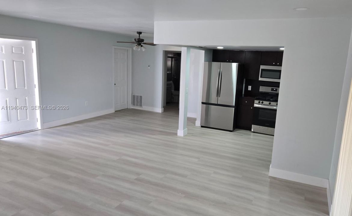 For Rent: $2,850 (3 beds, 2 baths, 1047 Square Feet)