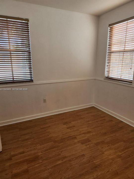 待售: $550,000 (4 贝兹, 2 浴室, 1793 平方英尺)