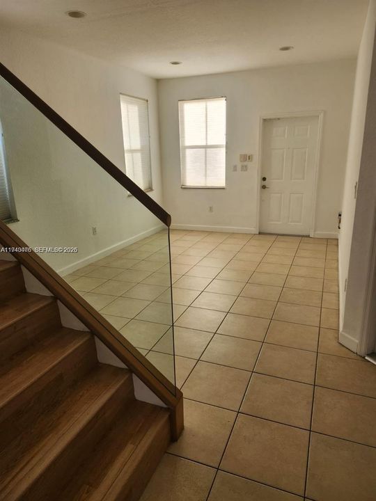 待售: $550,000 (4 贝兹, 2 浴室, 1793 平方英尺)