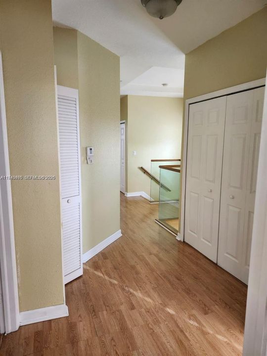 待售: $550,000 (4 贝兹, 2 浴室, 1793 平方英尺)