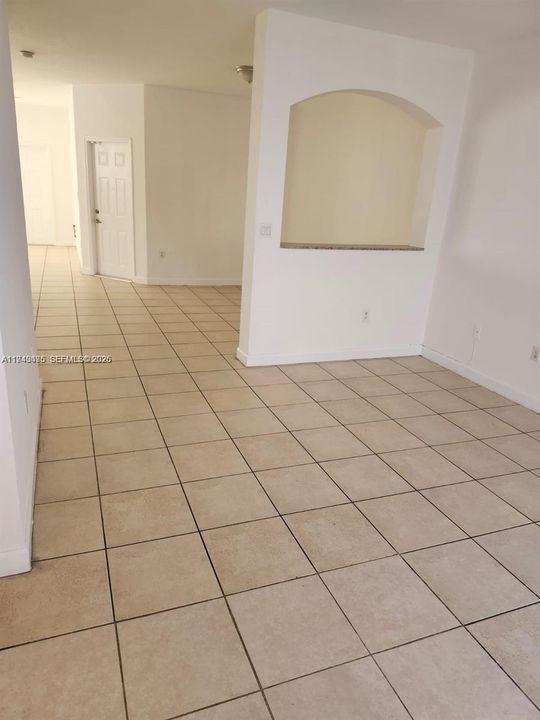 待售: $550,000 (4 贝兹, 2 浴室, 1793 平方英尺)