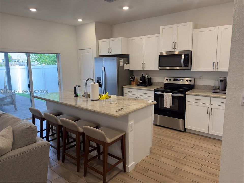 For Rent: $3,850 (4 beds, 2 baths, 1826 Square Feet)