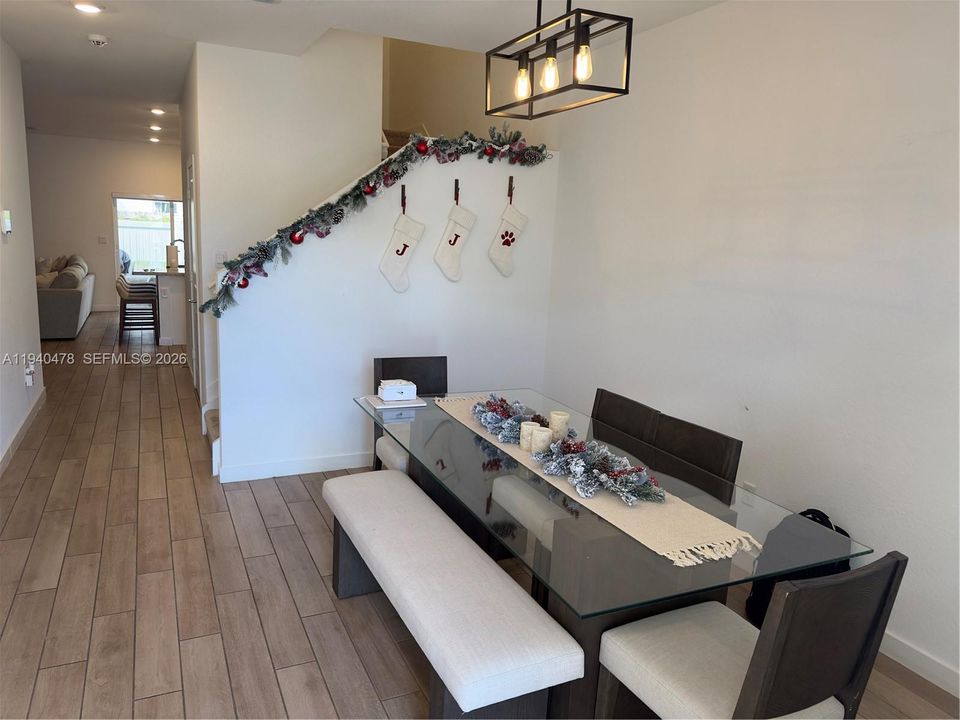 For Rent: $3,850 (4 beds, 2 baths, 1826 Square Feet)