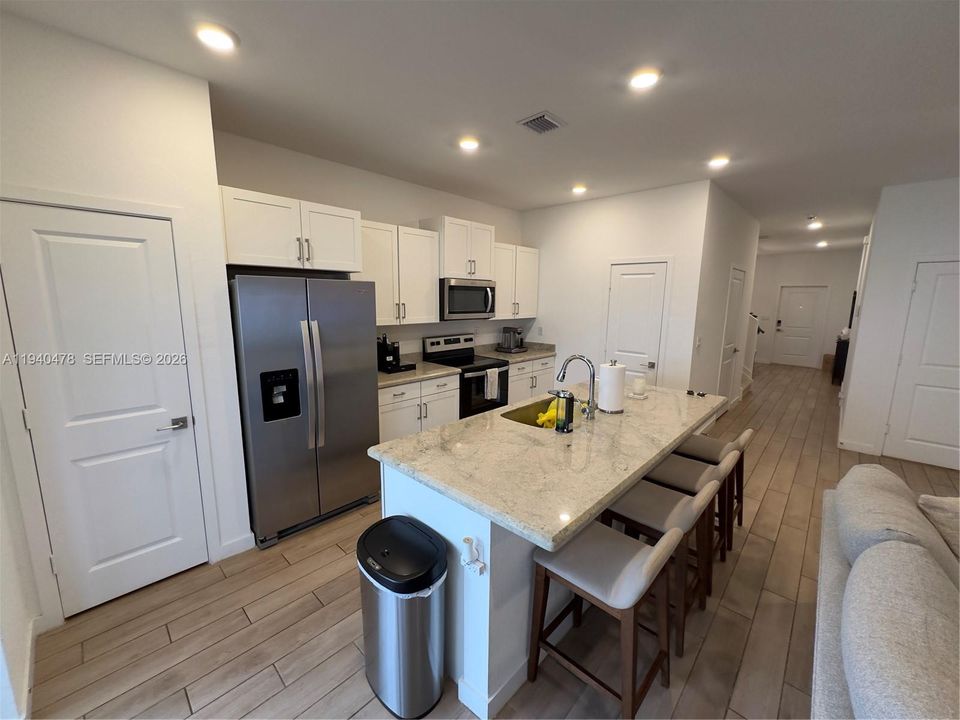 For Rent: $3,850 (4 beds, 2 baths, 1826 Square Feet)