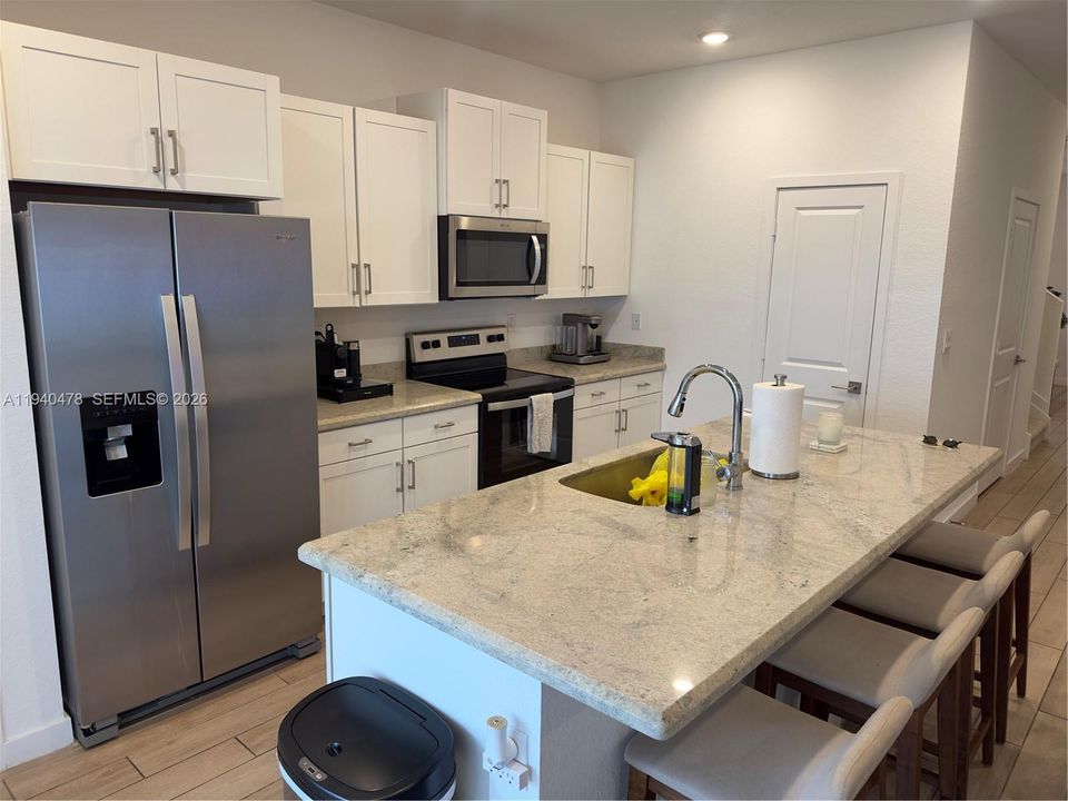 For Rent: $3,850 (4 beds, 2 baths, 1826 Square Feet)