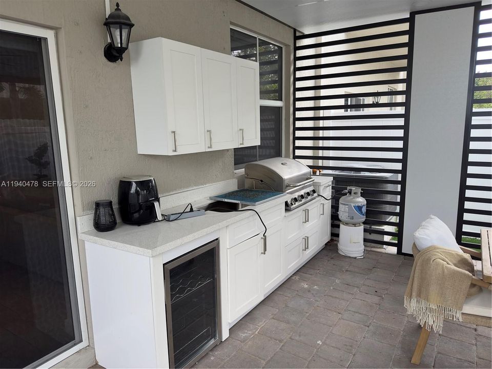 For Rent: $3,850 (4 beds, 2 baths, 1826 Square Feet)