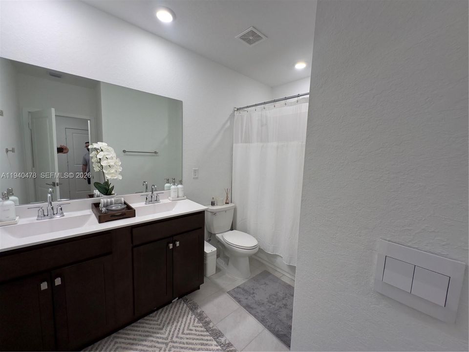 For Rent: $3,850 (4 beds, 2 baths, 1826 Square Feet)