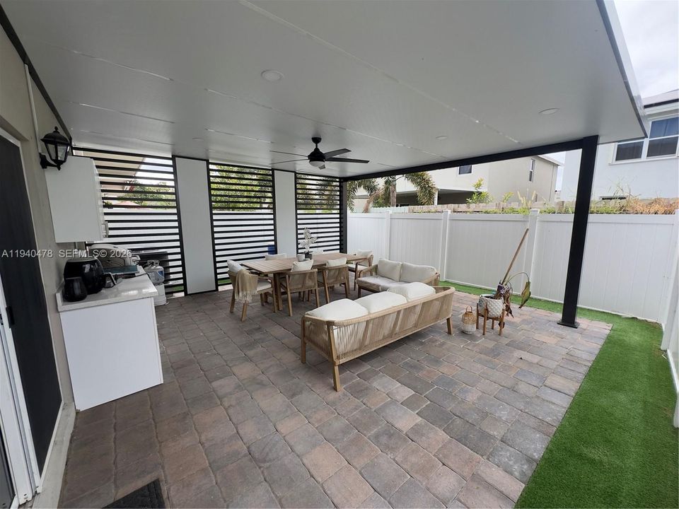 For Rent: $3,850 (4 beds, 2 baths, 1826 Square Feet)